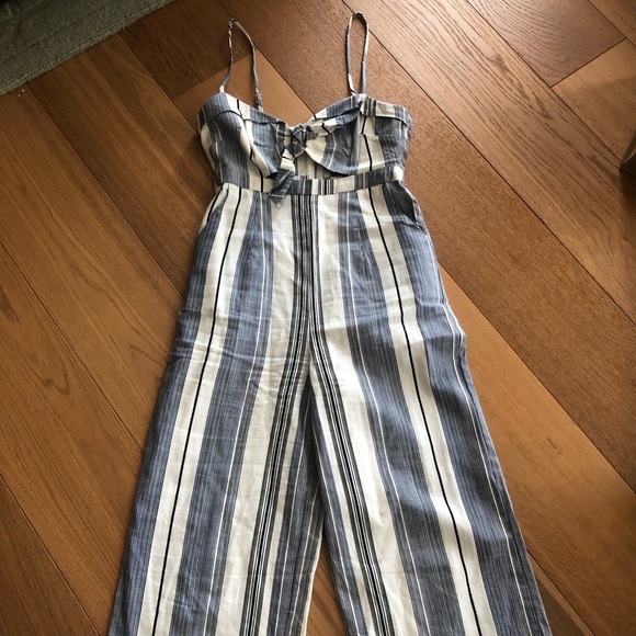 Forever 21 Jumpsuit - Picture 3 of 7